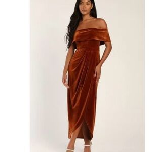 Lulu's Off-Shoulder Velvet Midi Dress in Rich Brown